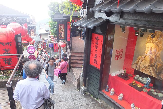 1 day North Coast Yehliu Jiufen and Shifen Private Tour - Why this North Coast route fits a one-day Taipei plan