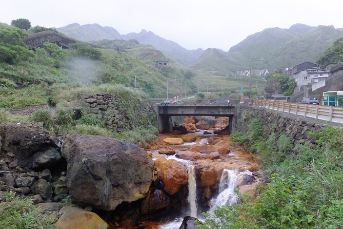 1 day North Coast Yehliu Jiufen and Shifen Private Tour - Shifen Old Street: sky lantern culture and wish-writing moments