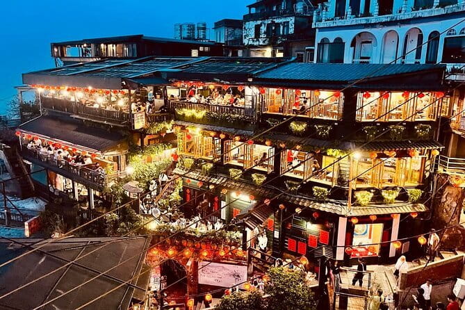7-Hour Join tour - Jiufen Village & Shifen Town - Shifen Waterfall: short stop, big payoff if the weather cooperates
