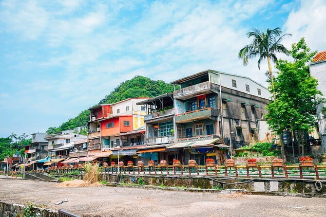 7-Hour Join tour - Jiufen Village & Shifen Town - How the guiding makes the day feel worth it
