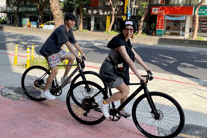 Best E-bike Cycling Tour in Taipei - Includes Local Food & Drinks - Songshan Cultural and Creative Park: lunch in a former tobacco factory