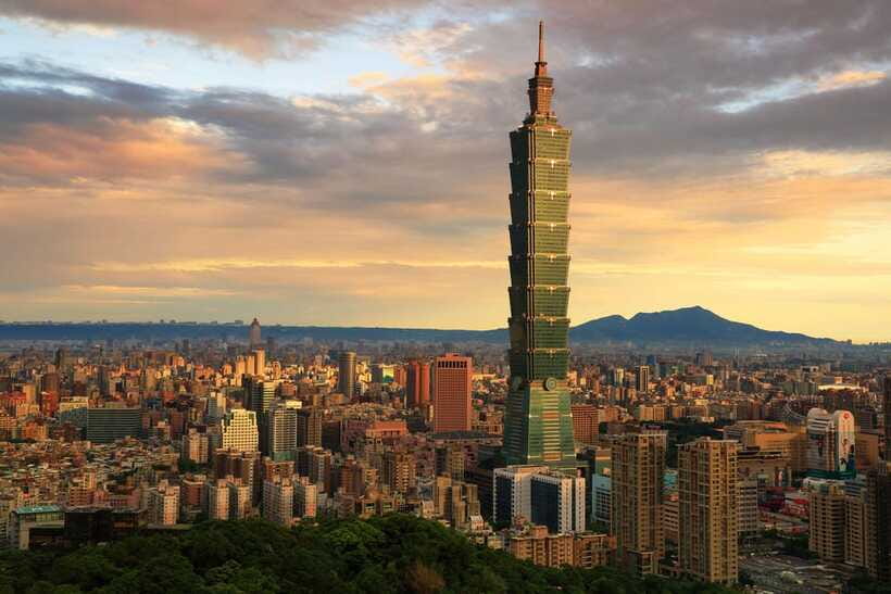 From Keelung: Private Taipei City Landmarks Shore Excursion - Taipei 101 Observatory: Modern City Energy With an Extra USD 20 Ticket