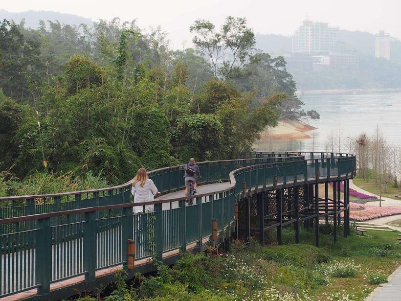 From Taipei: 1 Day Sun Moon Lake Private Tour - Cien Pagoda: Elevated Views and the Payoff for Your Camera (About 50 Minutes)