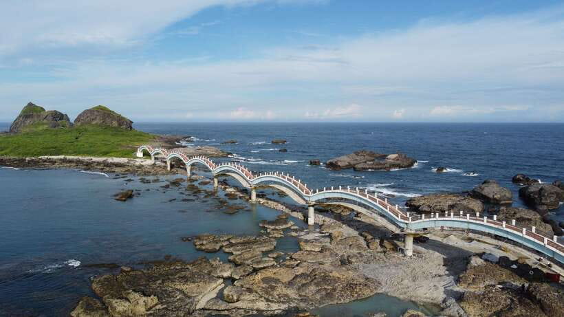 From Taipei: 5-Day Best of Round Taiwan Island Tour - Zhiben hot spring night in Taitung, then the East Coast geology highlights