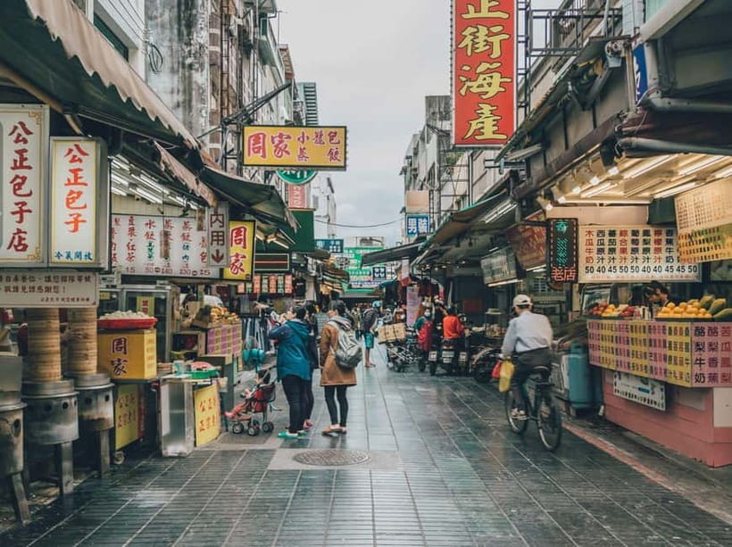 From Taipei: Best of Taiwan 9-Day Trip with Accommodation - A Smooth 9-Day Route From Taipei Through Taiwans Lakes, Coasts, and Temples