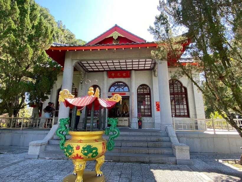 From Taipei: Nantou and Sun Moon Lake View Day Tour - Food, breaks, and staying comfortable on a 12-hour schedule