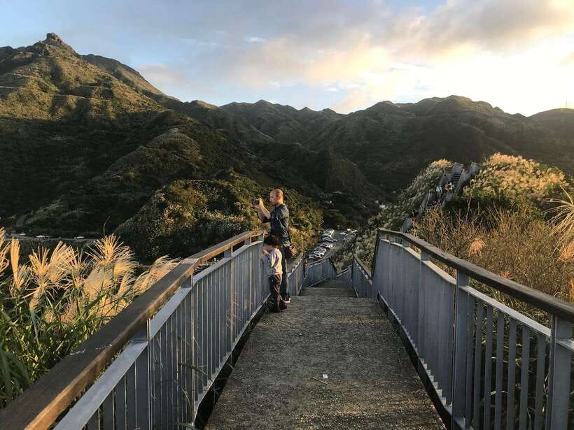 From Taipei: Old Gold Rush Town Jiufen Guided Night Tour - Timing, Crowds, and Walking: The Practical Trade-offs