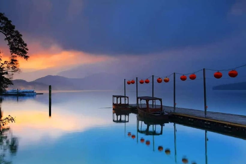 From Taipei or Taichung: Sun Moon Lake Day Trip & Boat Ride - Sun Moon Lake in one long, calm day