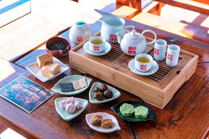 From Taipei: Private Scenic Tour to Jiufen, Yehliu & Pingxi - Yehliu Geopark and Queen’s Head: where your first photos set the tone