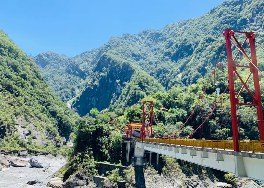 From Taipei: Taroko Gorge Private Tour - Cimu Bridge: marble lions, lotus carvings, and the frog rock