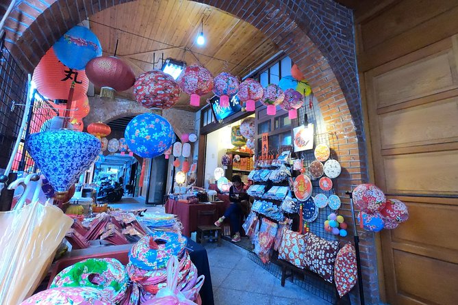 Full-Day Private Custom Taipei City Tour - Elephant Mountain: skyline views with real stairs (plan accordingly)