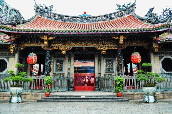 Full Day Private History Tour in Taipei City - Pineapple cake making at 維格食品有限公司