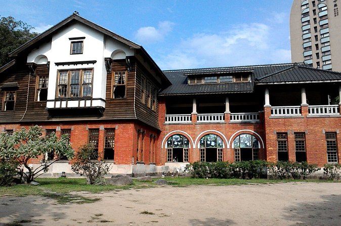 Full-day Tour in Yangmingshan & Beitou from Taipei (Small Group) - Beitou Thermal Valley, Plum Garden, and the Beitou Library