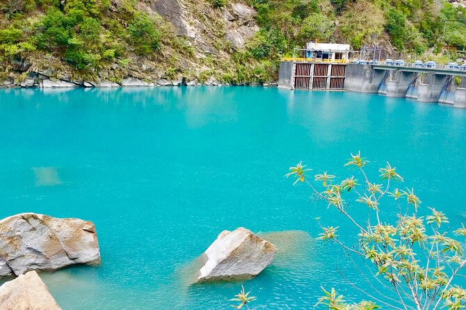 Hualien Taroko Day Tour From Ximending - Yilan Cake Factory and Qingshui Cliff: Variety Without Wandering