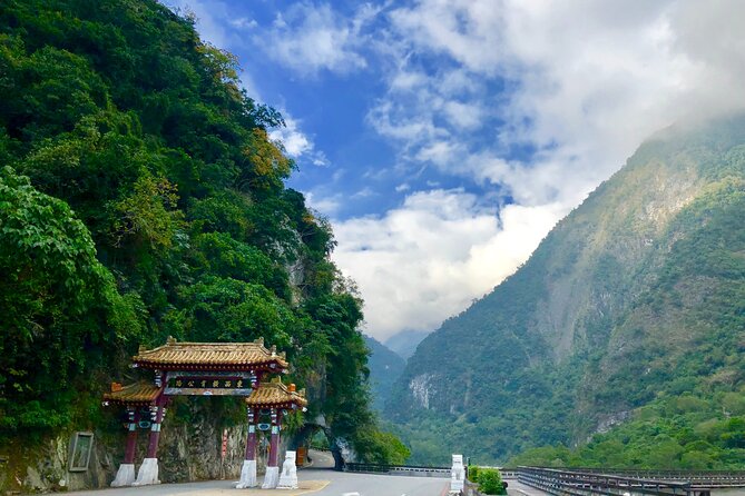 Hualien Taroko Day Tour From Ximending - Transportation Choices and Group Size: Why This Tour Feels Manageable
