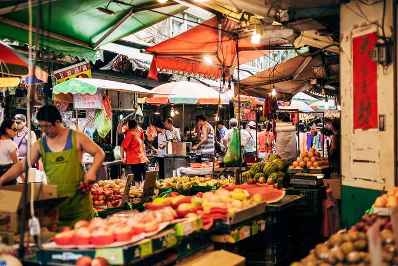 Iconic Food Tour: Local Street Food, Drinks & Sites - Why this Xinyi street food and sites mix works