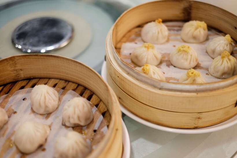 Iconic Food Tour: Local Street Food, Drinks & Sites - The wet market start: fruit, QQ mochi, and snack decisions