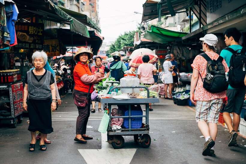 Iconic Food Tour: Local Street Food, Drinks & Sites - Back alleys and cold comfort: sesame noodles and pork belly burger vibes