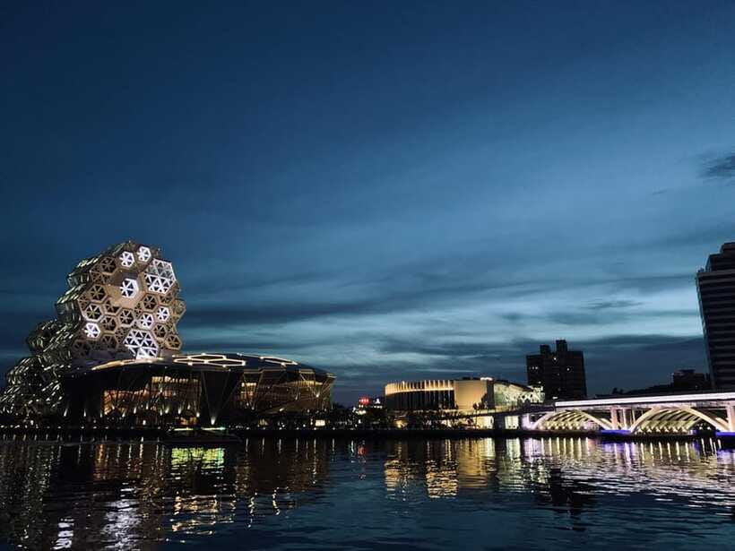 Kaohsiung Private Tour - Discover Local Hidden Gems - Pier-2 Art Center and Glory Pier: harbor history you can walk through