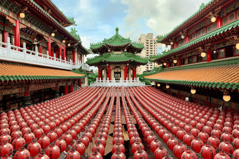 Kaohsiung Private Tour - Discover Local Hidden Gems - Temple time in old Kaohsiung, plus snack breaks locals actually use