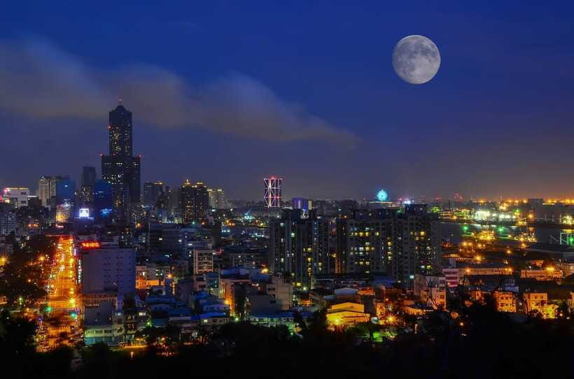 Kaohsiung: Private Walking Tour with a Local - Price and value: what $48 per person buys you in Kaohsiung
