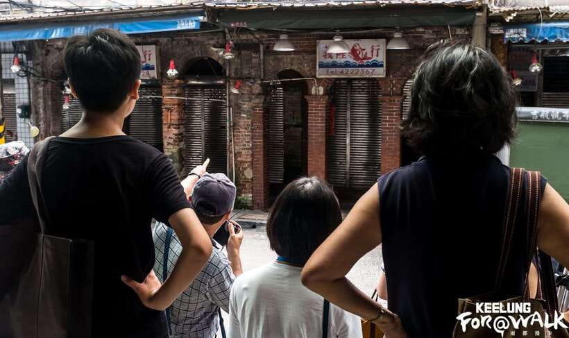 Keelung: Guided Walking Tour with Snacks and Drink - Chenghuang Temple, Columbus Alley, and the Daily-Life Religion Side