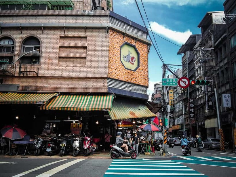 Keelung Half-Day Food Tour: Explore Day & Night Markets - From herb shops to fresh markets: how the stops shape the taste