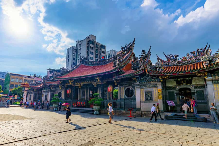 ️ ️ Keelung Shore Excursion 6-Hour Taipei City Tour - Huaxi Street Night Market: gua bao time, bring cash, keep expectations realistic