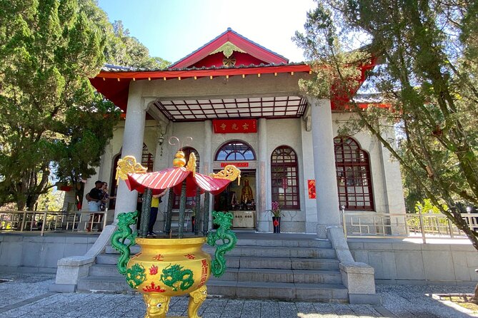 Nantou Day Tour: Sun Moon Lake & Ita Thao Pier from Taipei - Ita Thao Visitor Center and Pier: Thao Village Life Right at the Waterline