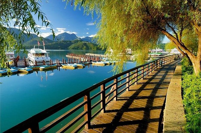 Nantou Day Tour: Sun Moon Lake & Ita Thao Pier from Taipei - Using the Lake Time Well: Views, Bikes, and Boat Segments