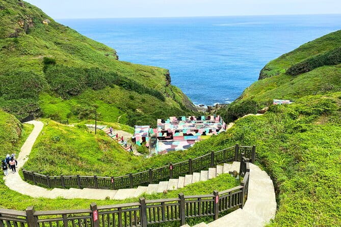 Northeast Coast Instagram Photo Tour in Keelung & New Taipei - Bitou Cape Park (Beitoujiao): Rugged Cliffs, Lighthouse Views, and Stairs