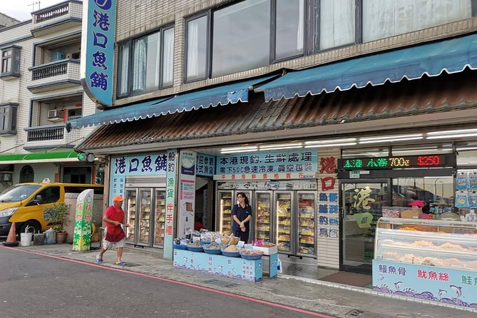 Northern Taiwan Private Adventure: Yehliu, Jiufen, & Pingxi - Yehliu Geopark: a 1-hour geology hit with the ticket already covered