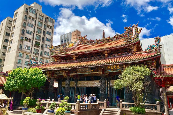 One-day private chartered car tour in Taipei: Yehliu, Jiufen, Pingxi, North Coast popular attractions with chartered car, professional Chinese/English driver - Pacing and timing: how the 8 hours usually feel