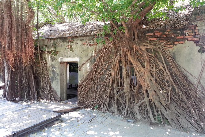 Private 3-Day Southern Taiwan Tour (Tainan, Kaohsiung, Kenting) - Fort Zeelandia to Anping Tree House: banyan takeover, former merchant warehouse