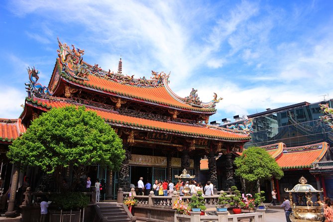 Private Car: 8 Hour Highly Customized Taipei City Exploration! - Taipei Confucius Temple plus Dihua Street: culture you can pair with snacks