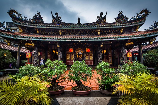 Private Car: 8 Hour Highly Customized Taipei City Exploration! - The guides who make a private day feel easy