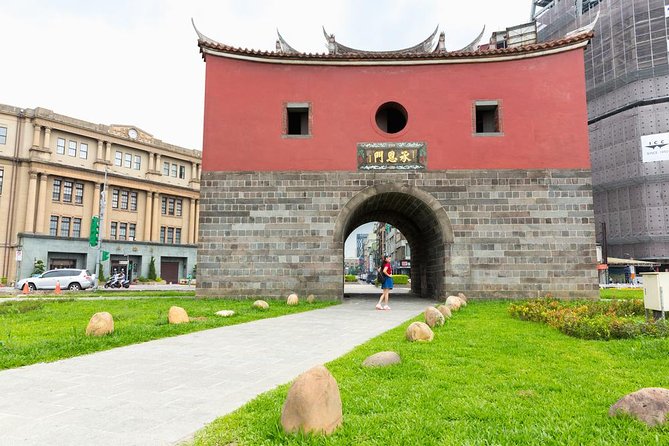 Private Car: 8 Hour Highly Customized Taipei City Exploration! - Who should book this Taipei private car tour