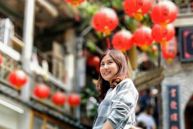 Private Jiufen & Pingxi Day Tour with English-Speaking Guide - Price and What You Get For It