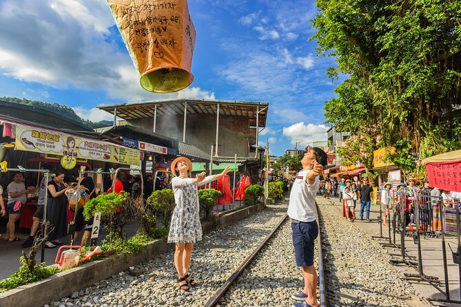 [Private] Jiufen Village & Shifen Town from Taipei with Pickup - Private Pickup From Taipei: The Real Value of Going Door-to-Door