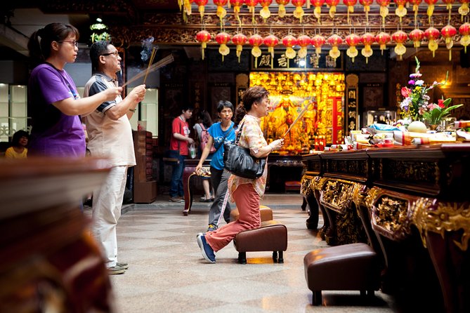 Private Keelung Cultural Walk: Markets, Streets & Local Life - Ren’ai Market for daytime Taiwan chores, snacks, and services