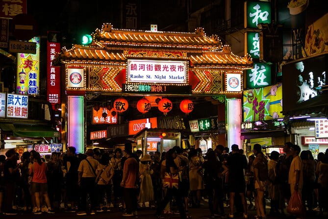 Private Keelung Food Tour with Local Markets & Tastings - Ren’ai District fish market and Ching-an temple: seafood realism meets local spirituality