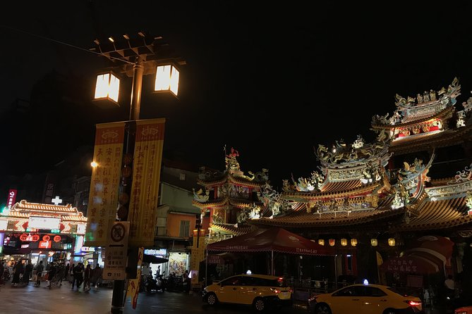 Private Night Tour of Taipei - Elephant Mountain Trail for Taipei 101 views that feel earned