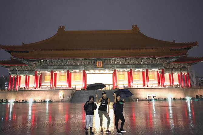 Private Night Tour of Taipei - Getting picked up and staying un-stressed