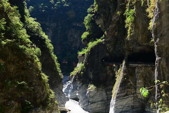 Private Taroko Gorge Day Tour from Hualien with Local Expert - Chishingtan Scenic Area: pebble beach views, not a long swim plan