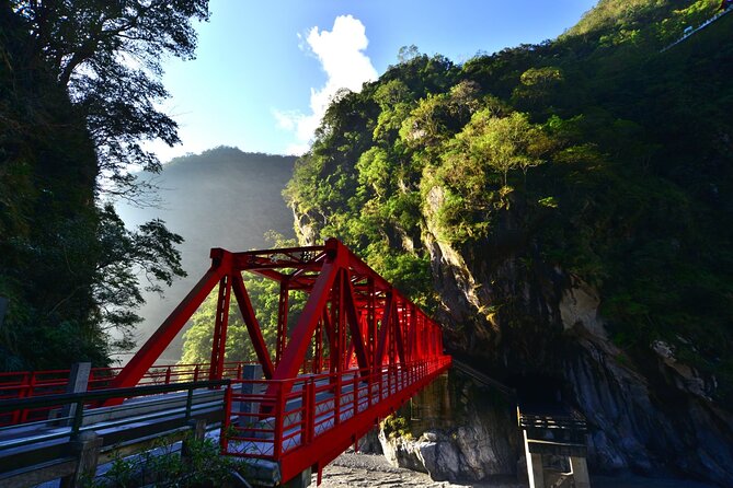 Private Taroko Gorge Day Tour from Hualien with Local Expert - Price and value: what $75 buys you on a private day