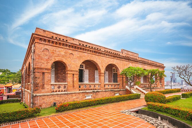 Private Tour Shore Excursion in Kaohsiung City - Stop 3 Formosa Boulevard Station and the Dome of Light photo time