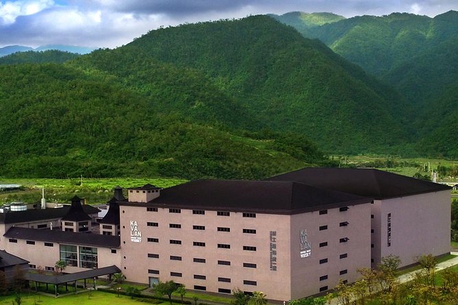 Private Tour to Yilan Kavalan Whisky Distillery - What makes the private guide experience feel smooth