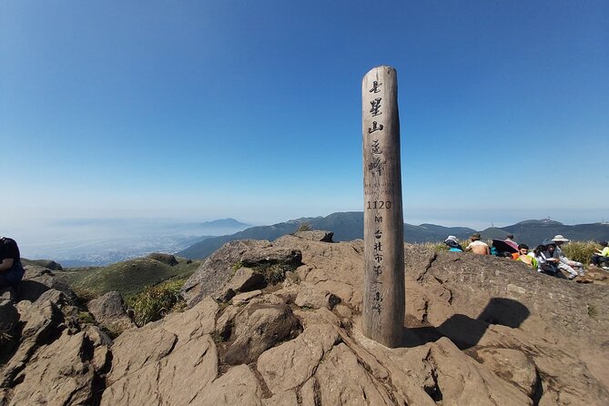 Private Yangmingshan National Park Hiking Day Tour from Taipei - Yangmingshan National Park Main Trail Time: 5 Hours of Volcanic Hiking