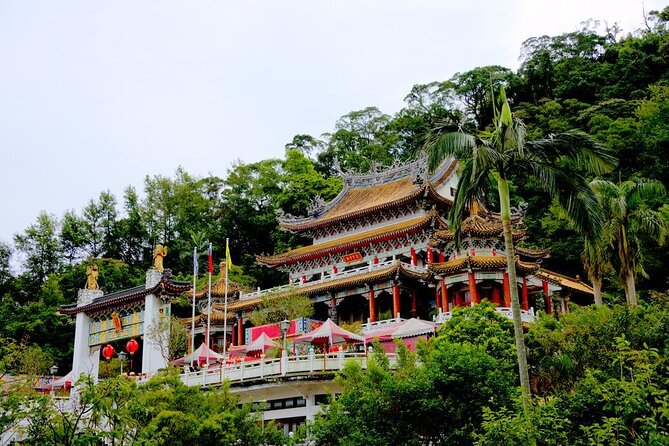 Sip & Savor: Maokong Tea & Shenkeng Stinky Tofu Private Day Tour - Why Maokong tea plus Shenkeng tofu works so well in one day