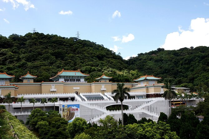 Small-Group: Classic Taipei Landmarks Day Tour - Getting Oriented in Taipei With a Small-Group Day That Makes Sense